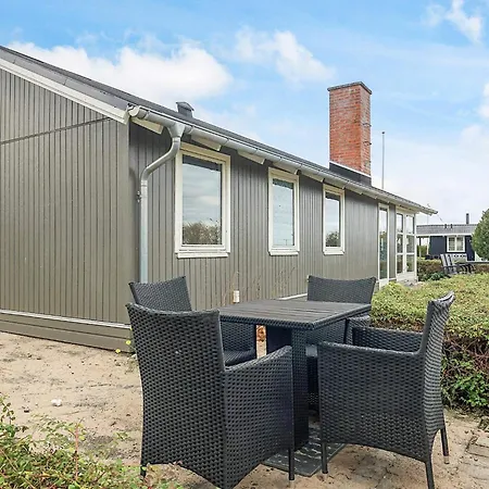 Дом отдыха Seaside Retreat In Varbjerg-by Traum Vedelshave